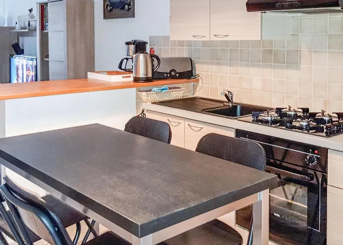 Vakantiehuis 2 Bedroom Stunning In *