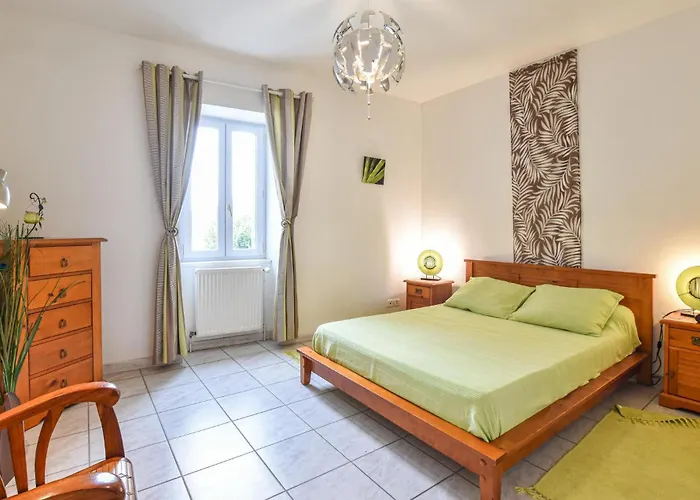 2 Bedroom Stunning In Apremont (Vendee)